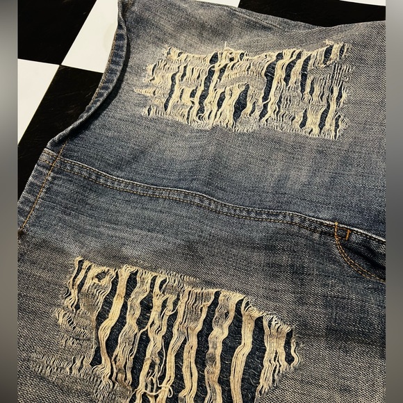 Distressed Esprit denim skirt - Picture 4 of 7